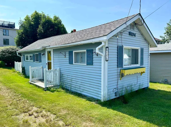 77 Acorn Road, Hampton, NH 03842