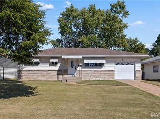 515 Myrtle Dr, Florissant, MO 63031