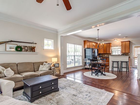 5th image of 8726 Gauphin Pl