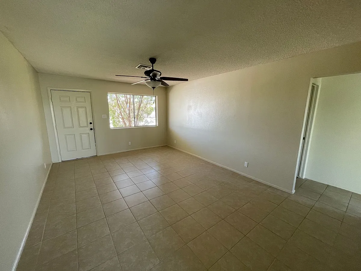 Building Photo - 1716 S 46th Dr