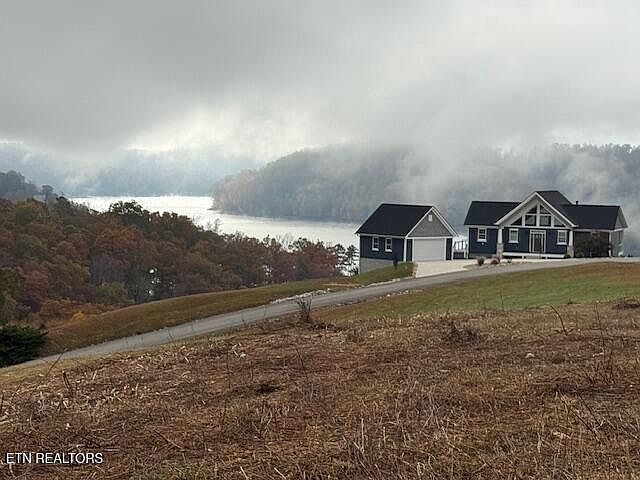 1st image of Pinnacle Ln