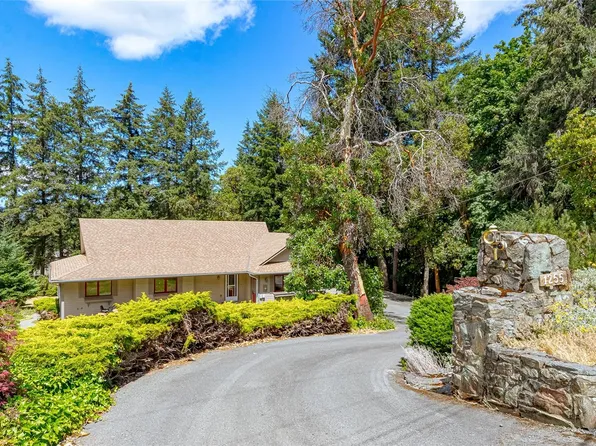 1255 McKenzie Dr, North Cowichan, BC V9L 5R8