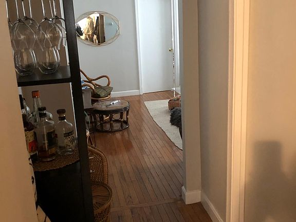 3rd image of 275 Carpenter St #1