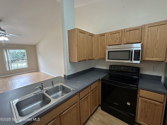4th image of 2743 Somerset Ave SE