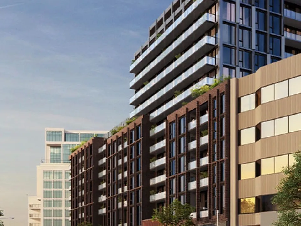 2450 Bloor St W #305
