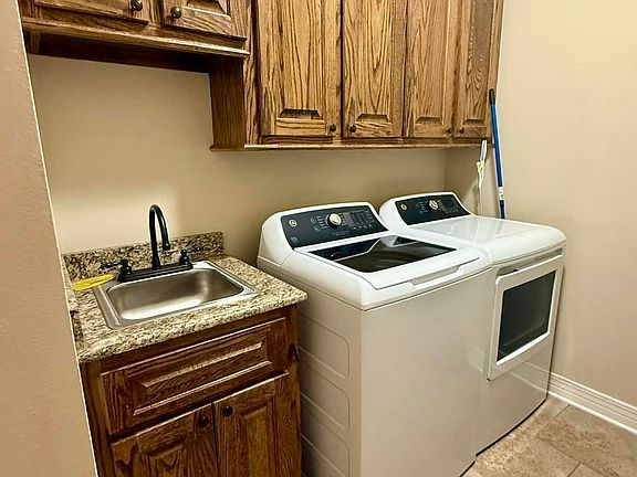 5th image of 104 Old Creek Rd