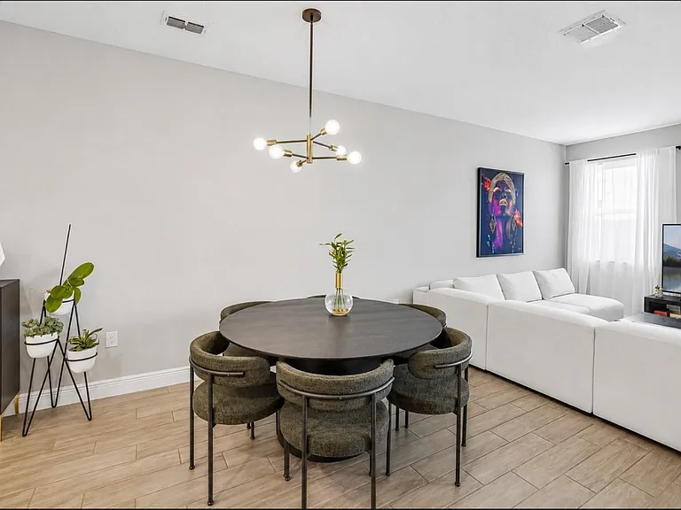 5282 Neil Dr — Photo 6