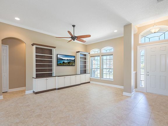 5th image of 548 Christina Dr