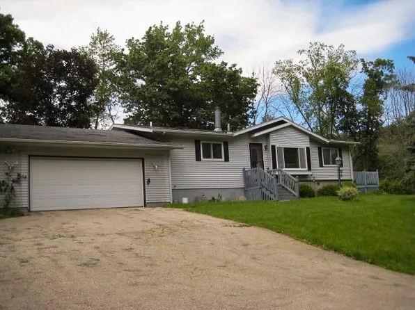 31209 Pleasant Ridge Rd, Marquette, IA 52157