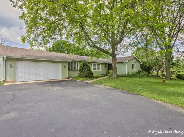 4717 S Ridgeway Rd, Ringwood, IL 60072