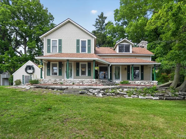31620 W Eleven Mile Rd, Farmington Hills, MI 48336