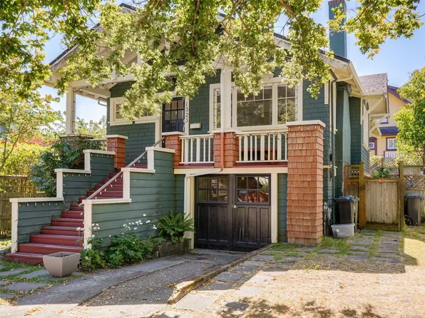 1323 Clover Ave, Victoria, BC V8S 1A7