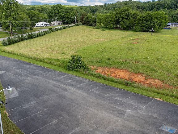 2nd image of Edgewood Dr
