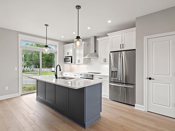 4th image of 3107 Liberty Cir