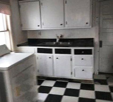 2nd image of 111 S Lyndale Ave