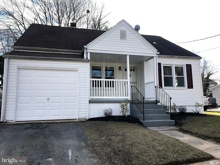 1st image of 408 W Summit Ave