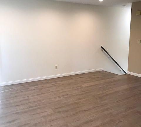 5th image of 4046 Promontory St