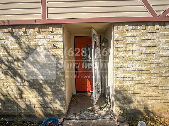 3rd image of 3529 S Elm Dr