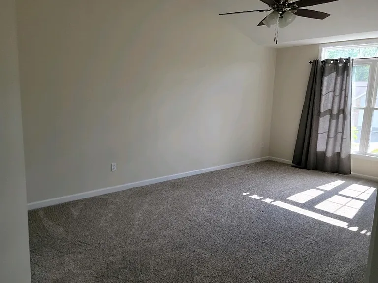905 W Estate Dr — Photo 7