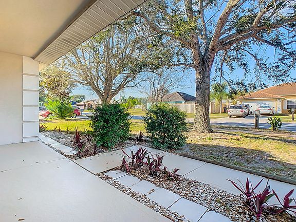 5th image of 1567 Pentax Ave