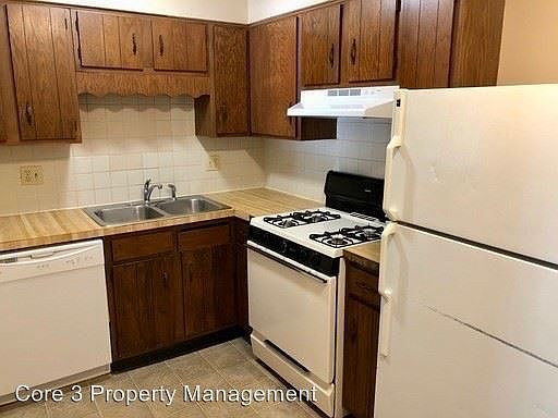 2nd image of 2002 Rainbow Ave APT 09
