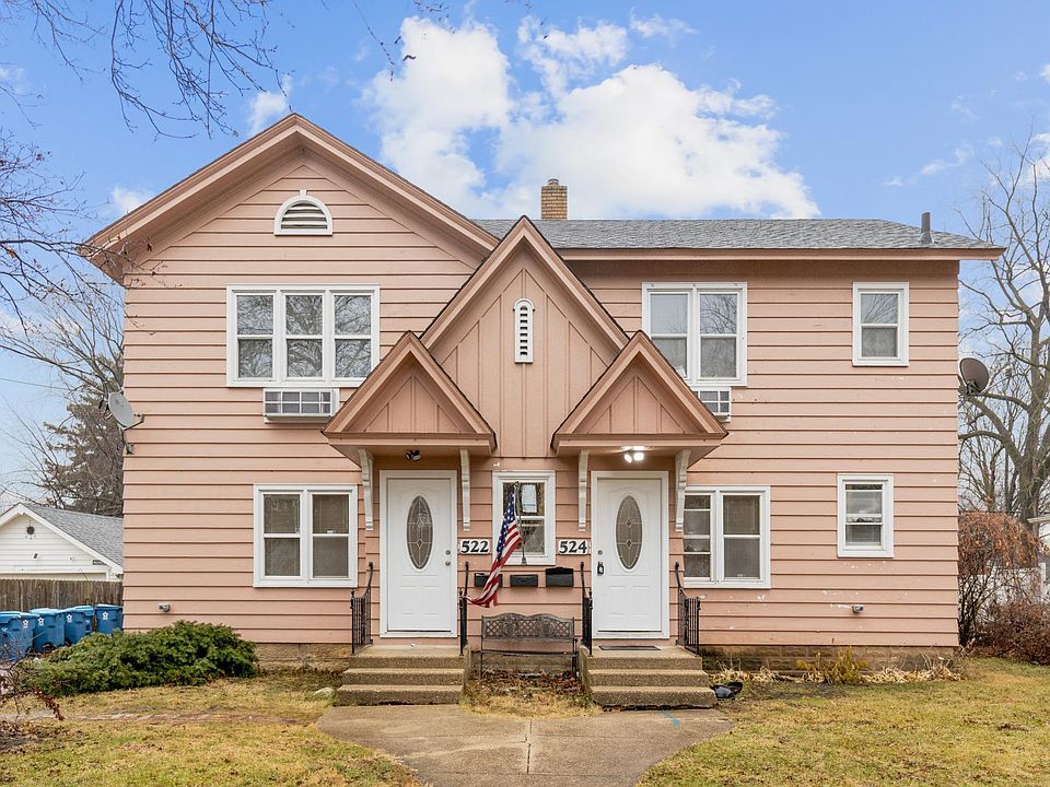 522 is the first floor entrance on the left of this photo.