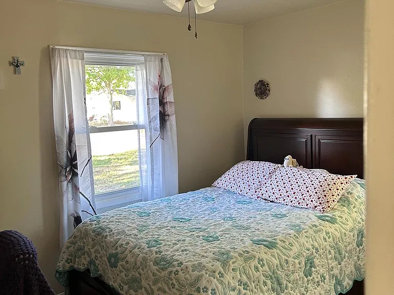 22696 Bellwood Ln — Photo 13