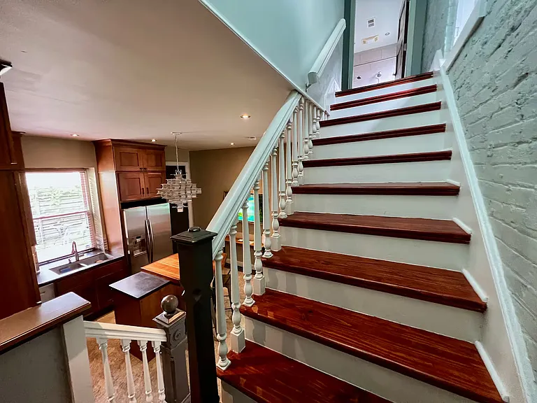 717 Lampton St — Photo 13