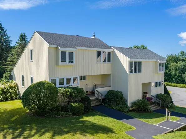 50 Pines Dr #3-10, Roxbury, NY 12474