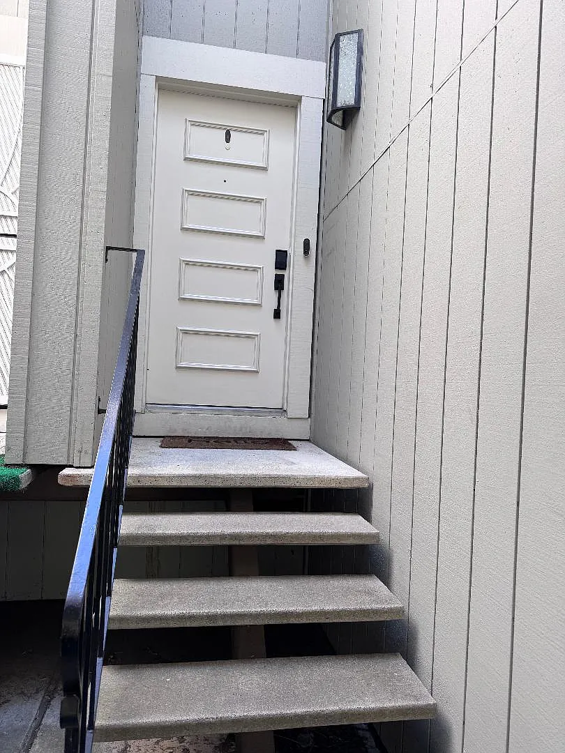 2 bed, 1060 sqft, $4,500 — Photo 2