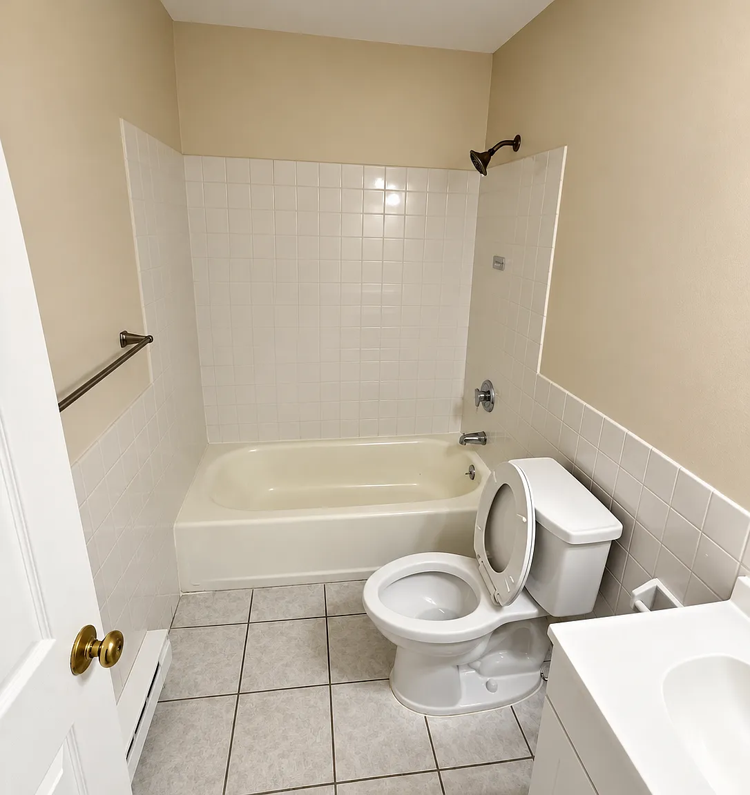 2 bed, 900 sqft, $2,100 — Photo 1