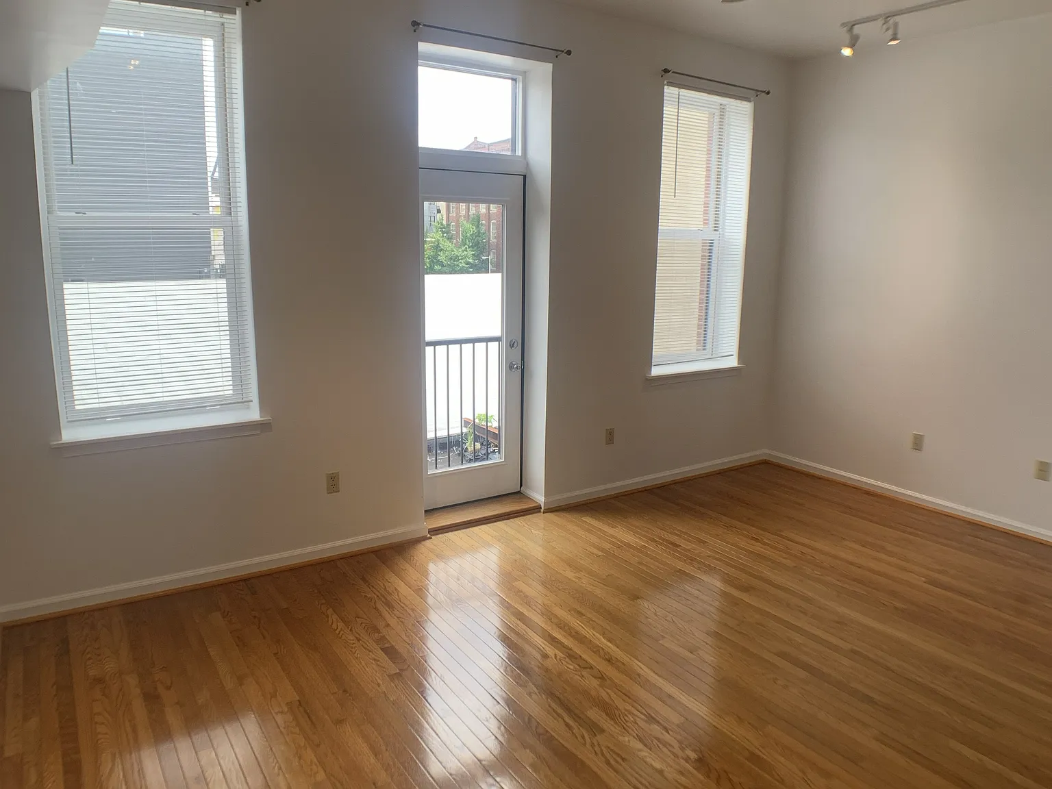 1 bed, 700 sqft, $1,745 — Photo 4