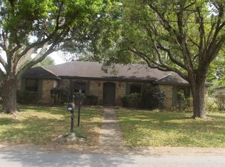 204 W Baratara Dr, Chickasaw, AL 36611