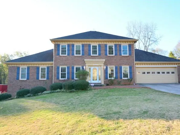 3340 Newburn St, Lilburn, GA 30047