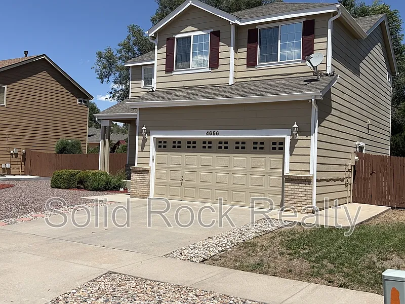3 bed, 2.5 bath, 1439 sqft, $1,994 — Photo 1