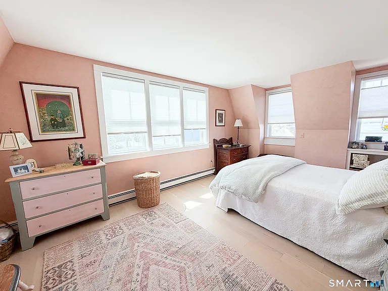 280 1st Ave — Photo 17