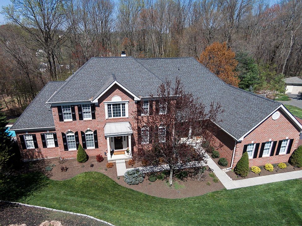 1st image of 17 Great Oak Dr