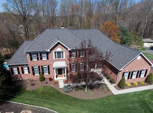 17 Great Oak Dr, Glen Mills, PA 19342