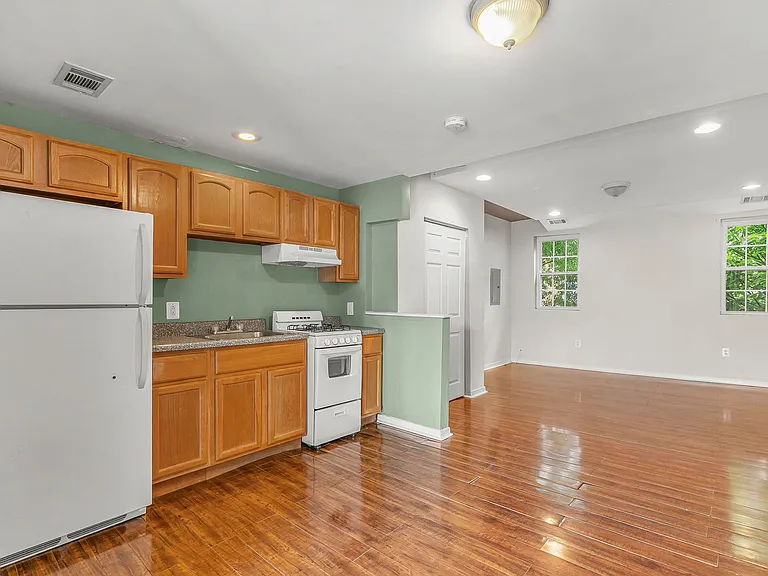 909 S 21st St #3 — Photo 3