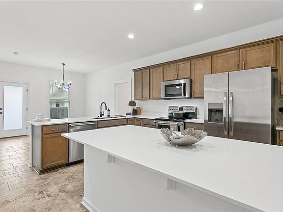 4th image of 23565 Eagle Dr