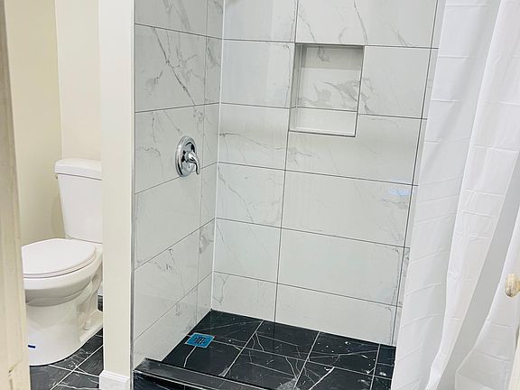4th image of 1317 Hillsdale Ave #2