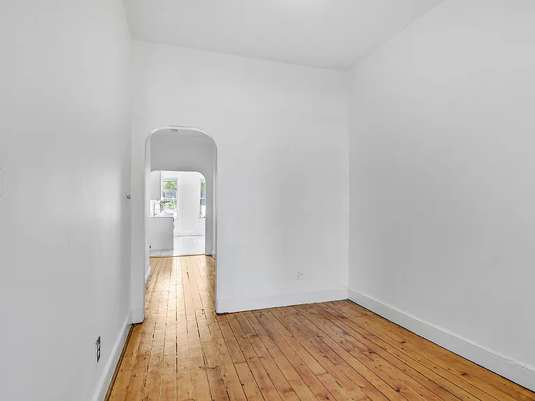 100 Powers St #3R — Photo 9