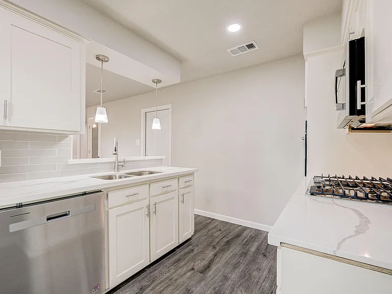 9617 Caffrey St — Photo 14