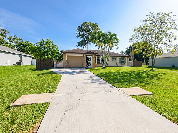 4th image of 1065 SW Sultan Drive