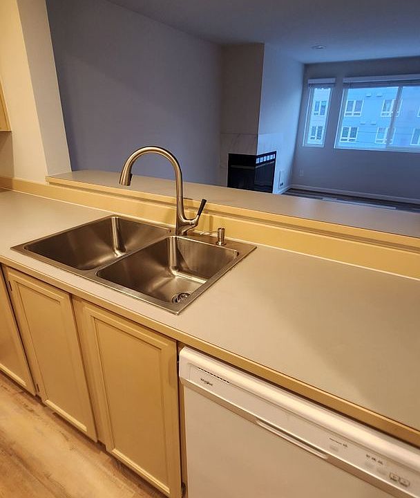 CROSSPOINTE VISTA 620 Comstock St Seattle WA Zillow