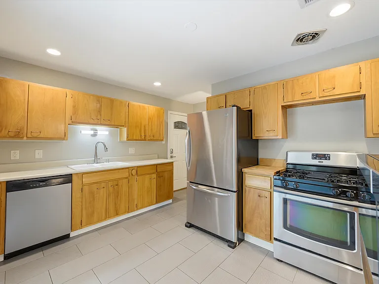 532 S Union Blvd — Photo 4