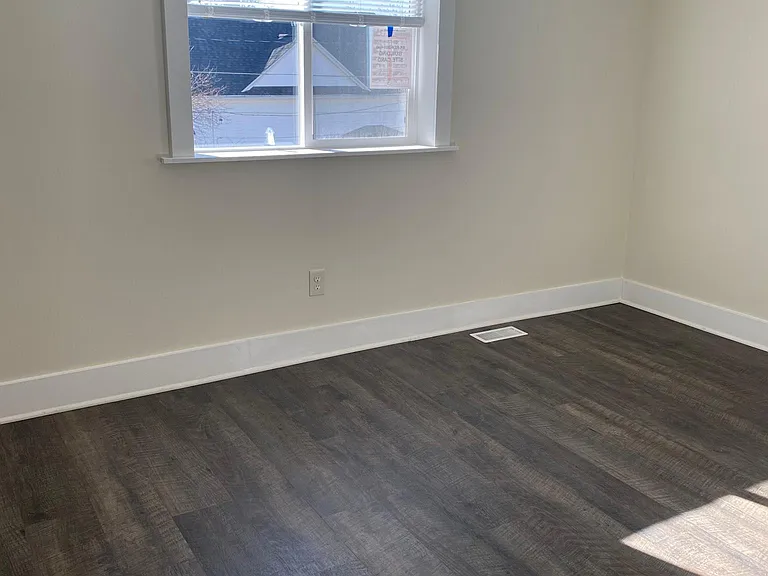 1574 Forrest Ave NE — Photo 19