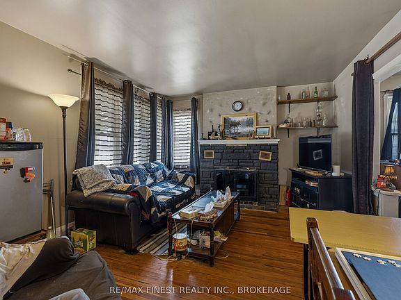 4th image of 45 Graham St W