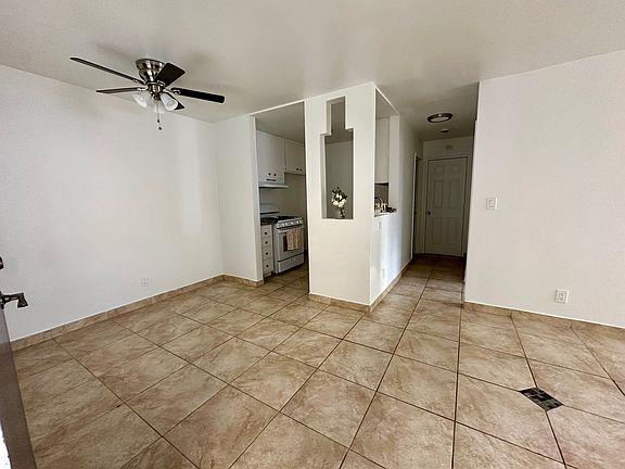 5th image of 14142 Sylvan St #208