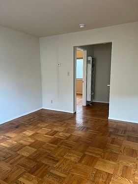 5th image of 720 Ashbury St APT 3